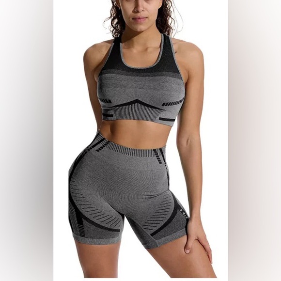 Pants - SEAMLESS HIGH WAIST YOGA SHORTS AND SPORTS BRA SET SIZE LARGE IN GREY